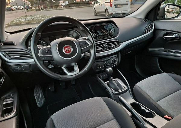 Fiat Tipo cena 46999 przebieg: 111000, rok produkcji 2019 z Śmigiel małe 232